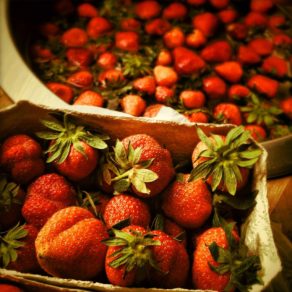 strawberries-66813_1280
